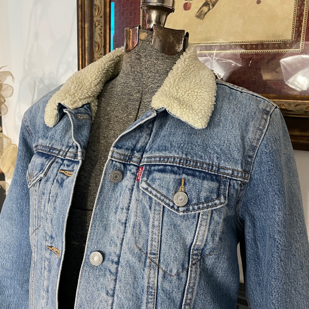 Levi's Premium Ex-Boyfriend Sherpa Lined Trucker Denim Jacket - Sz Med 🧡🎀 - Picture 5 of 15